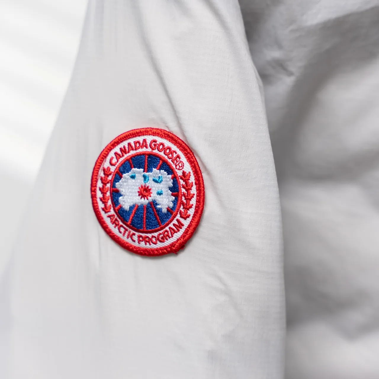 P880 CANADA GOOSE丨Canada Goose 5078 single zipper armband hooded down jacket Color: Silver Gray Size: XS-XL